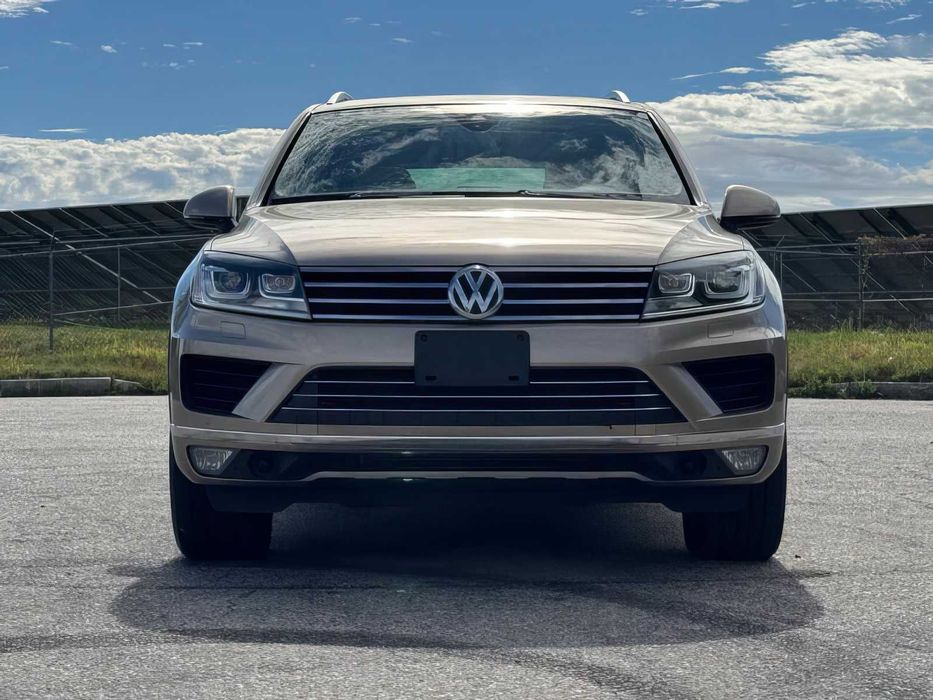 Volkswagen Touareg      2016