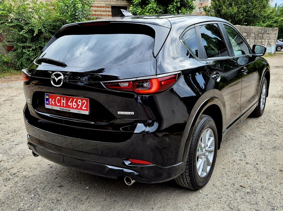 Mazda CX-5.select. black.