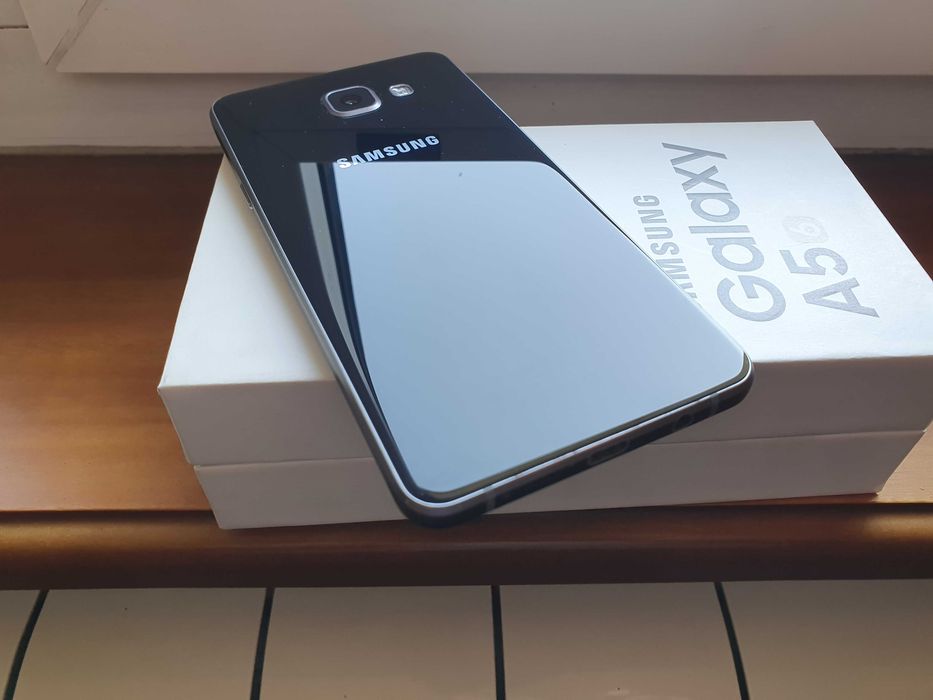 Samsung Galaxy A5(2016) SM-A510F + etui + Earbuds basic2.