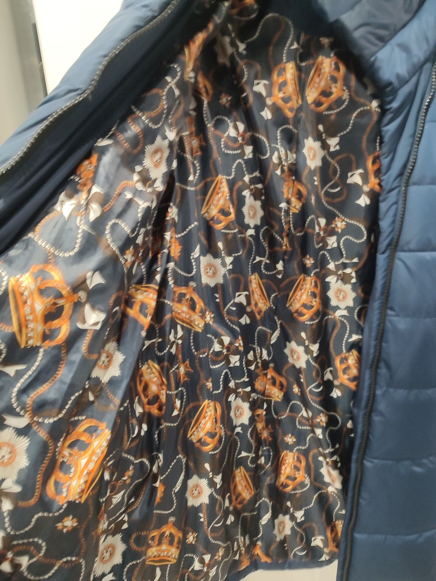 Продам зимний пуховик. 800 грн.