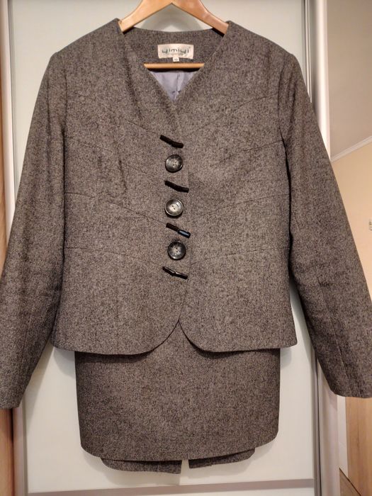 Костюм зі спідницею