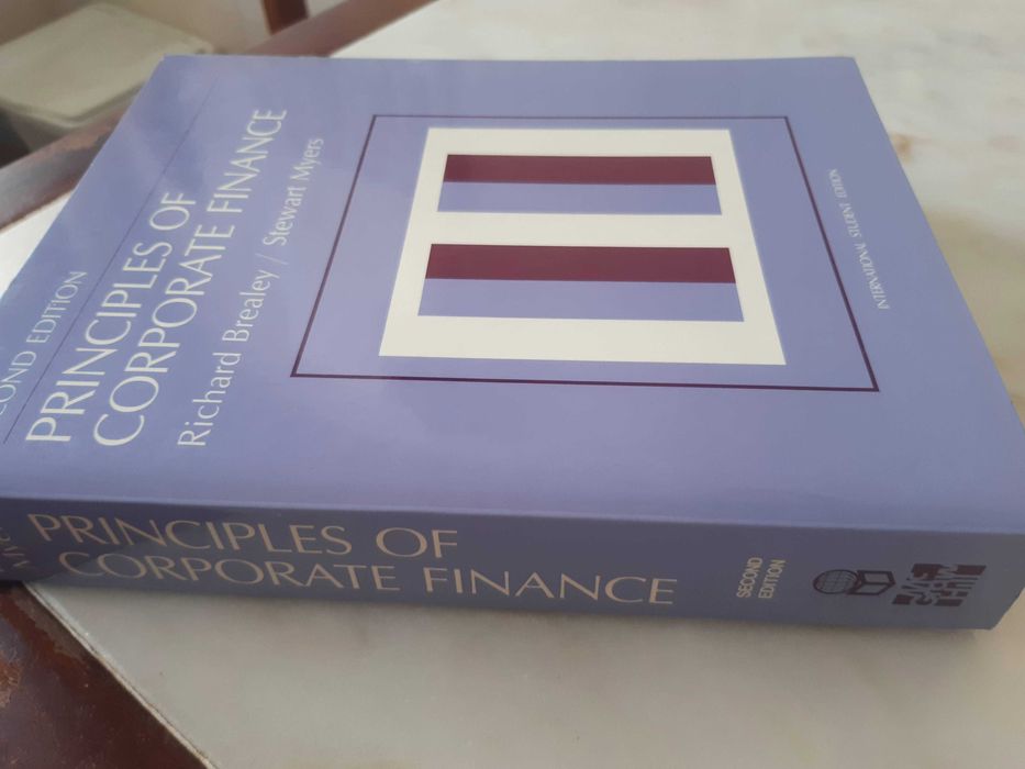 Livro "Principles of Corporate Finance", em excelente estado