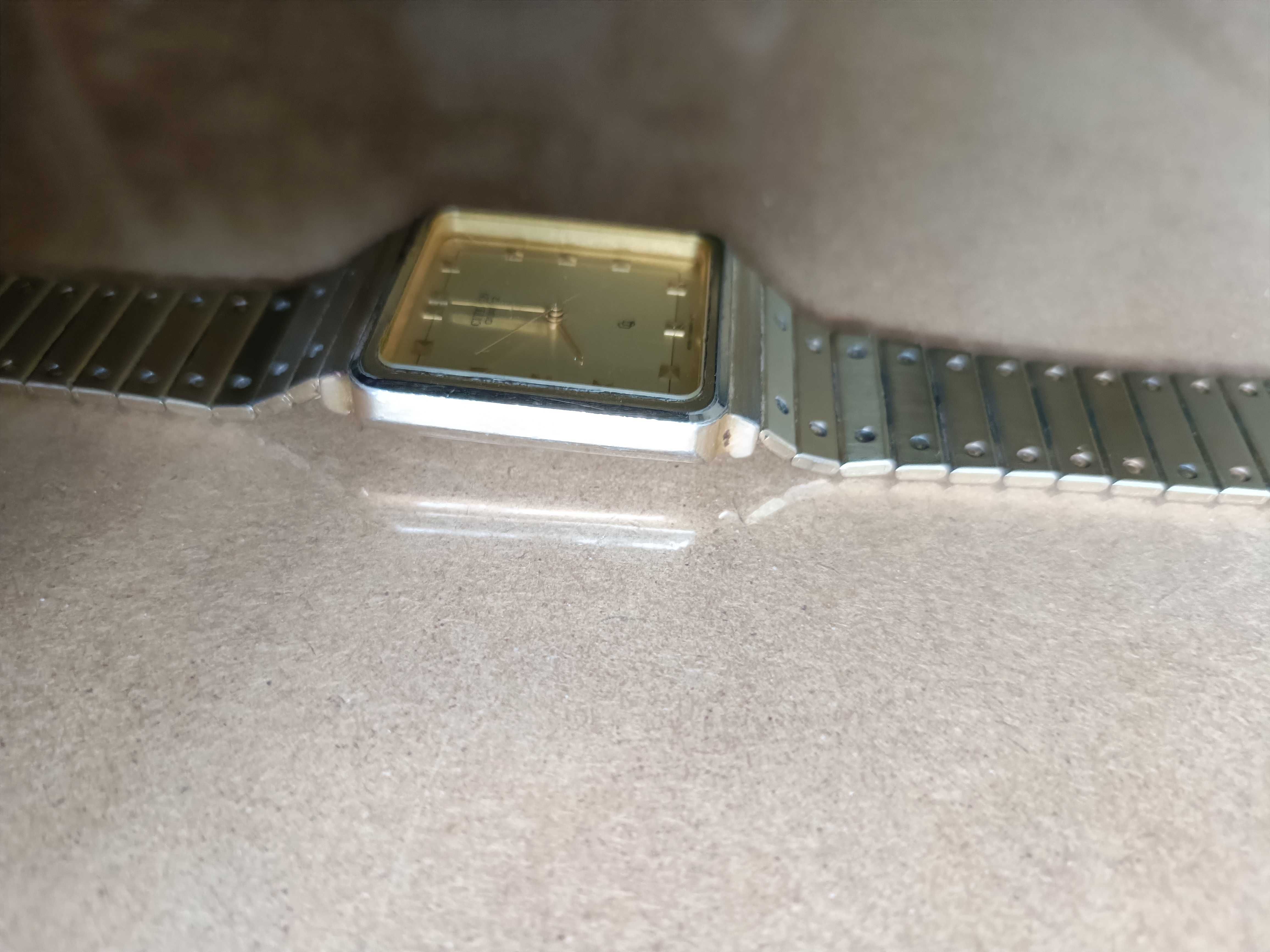 Relógio Citizen c/ Bracelete Dourada