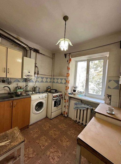 3к к-ра за найнижчою ціною,морський район,через дорогу парк і море.