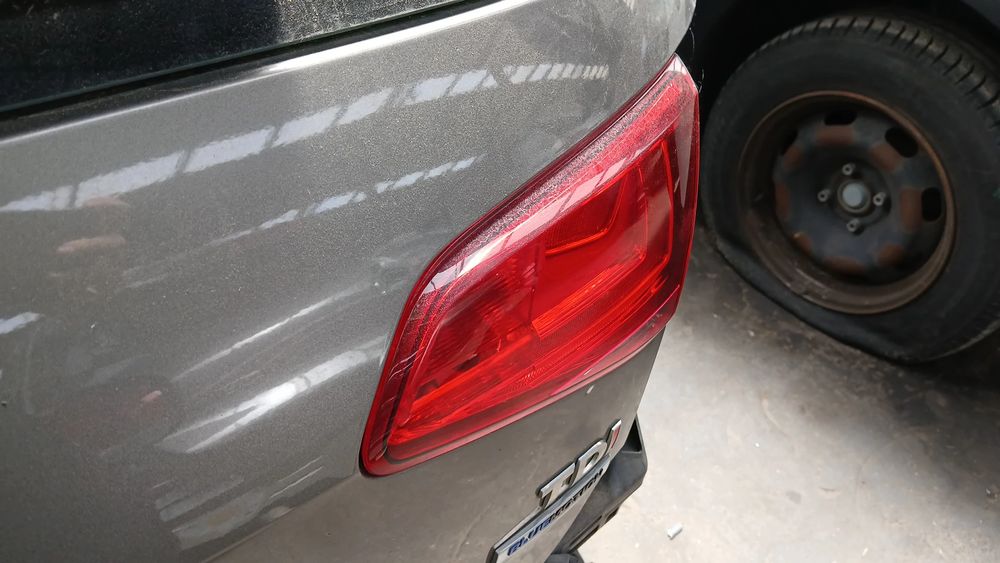 Farolim da mala direito VOLKSWAGEN Golf VII (5G1, BQ1, BE1, BE2)