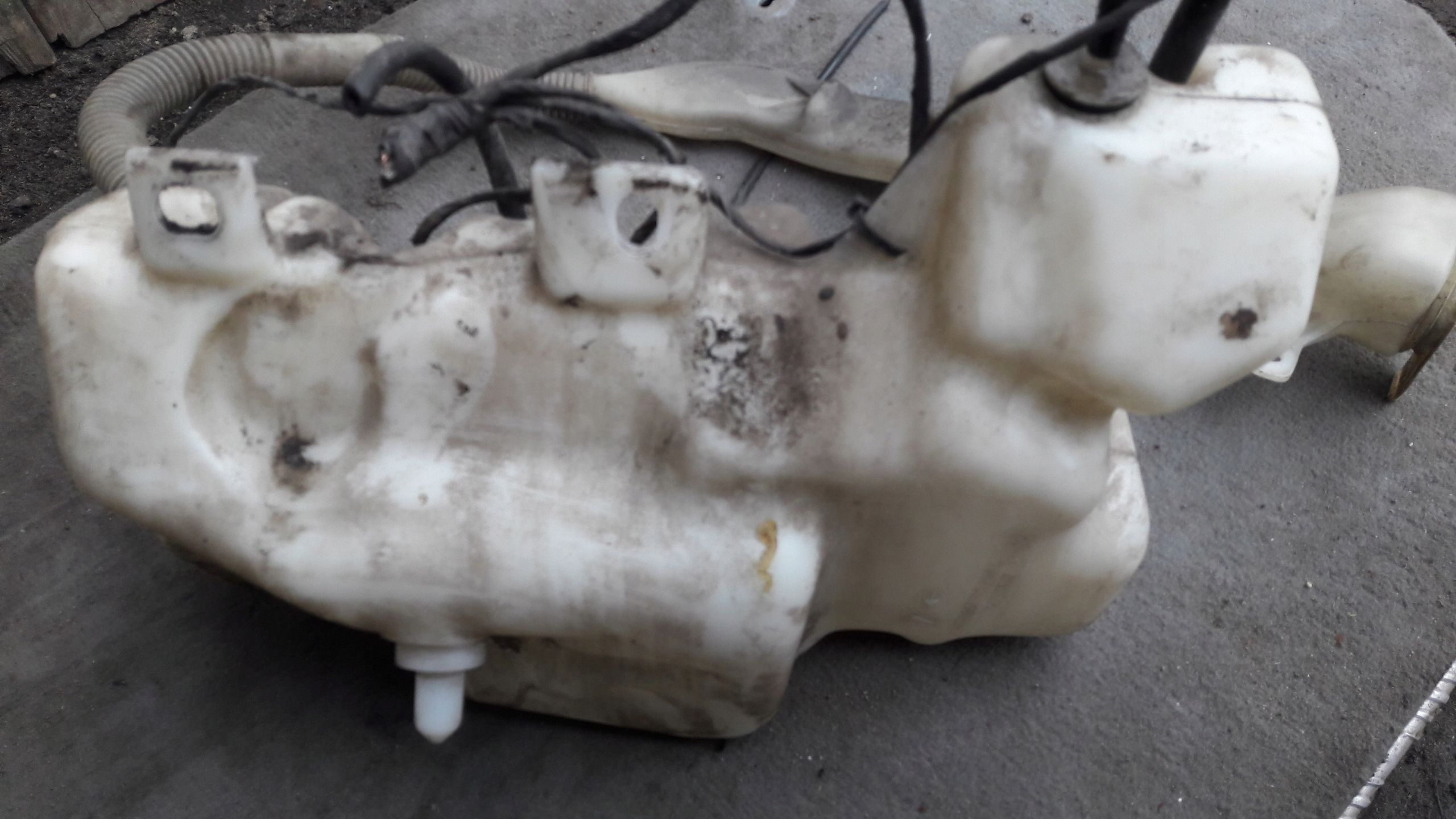 BMW E39 Zbiorniczek Spryskiwaczy Xenon Pompka