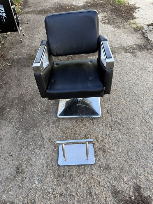 Продам парикмахерское кресло Tomas