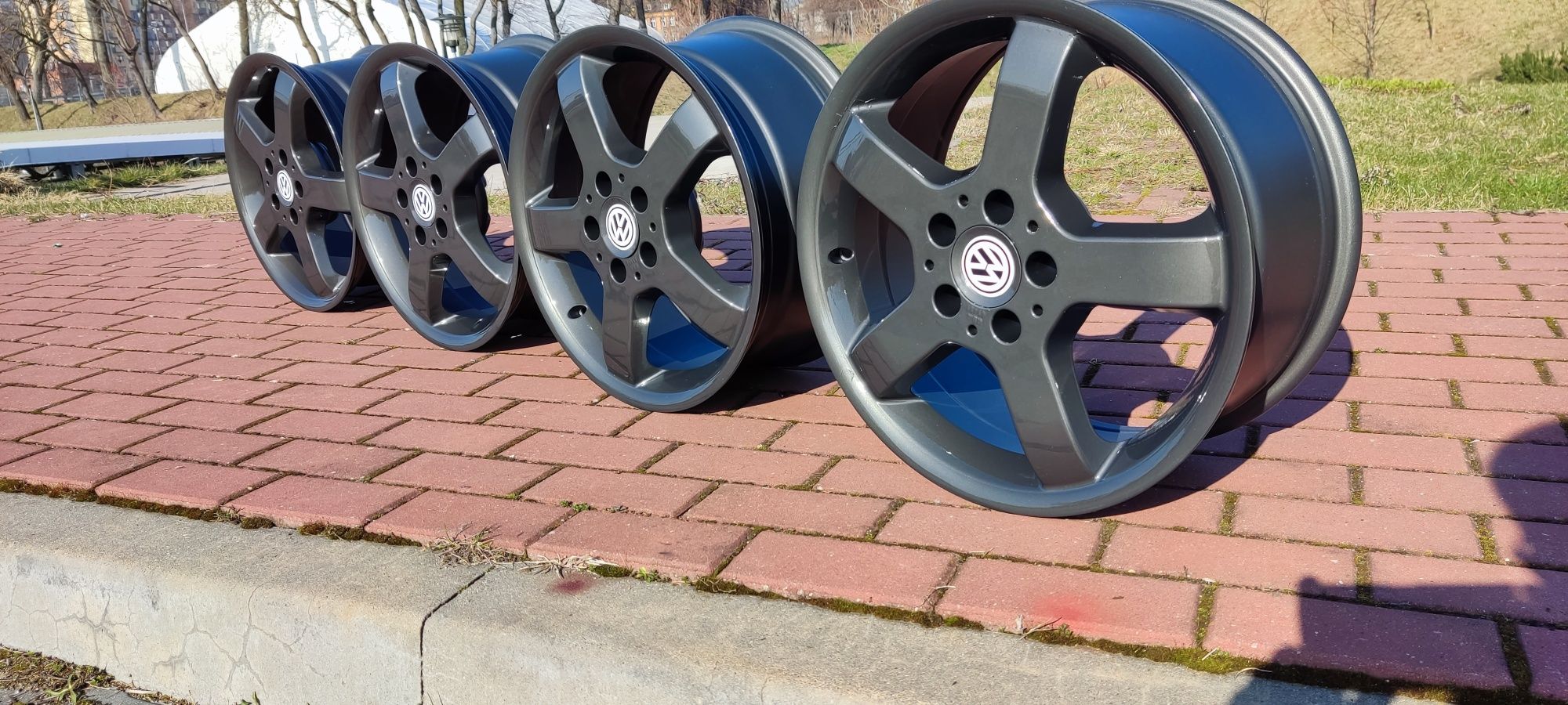 Alufelgi VW 17 5x112  8Jx17H2 ET 42