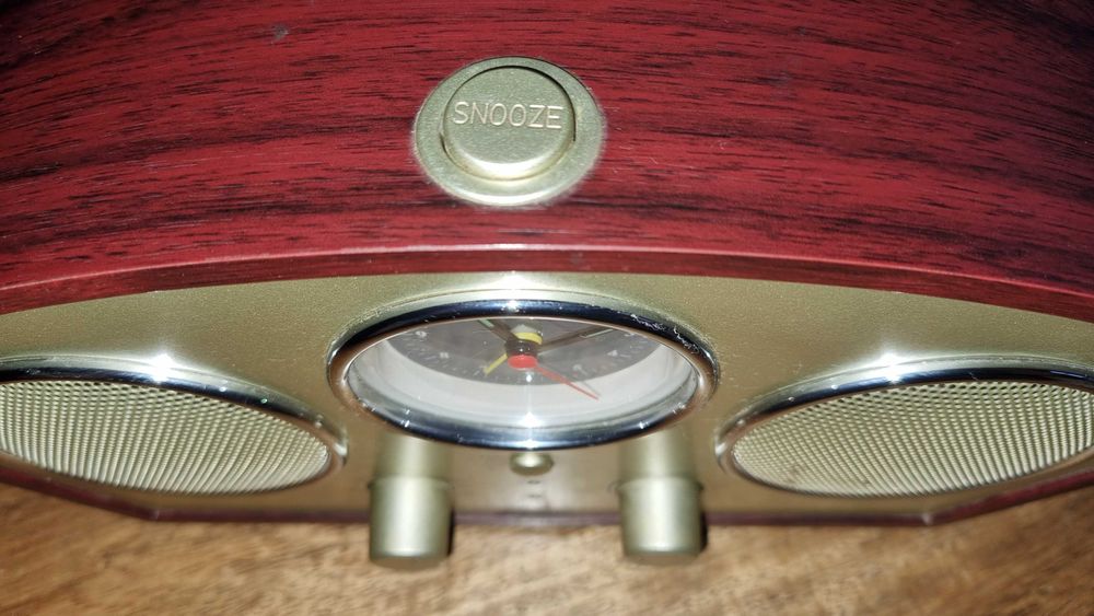 Radio z zagarkiem i budzikiem, jak nowe