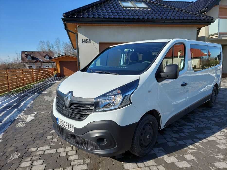 Wynajem busa 9-osob od ręki Renault Trafic Transport gości weselnych