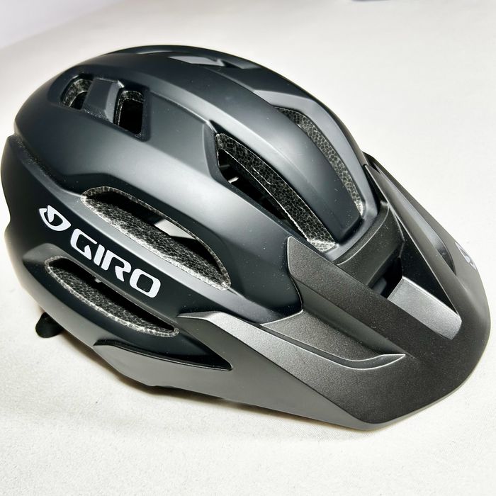 Nowy kask Giro fixture mips II
