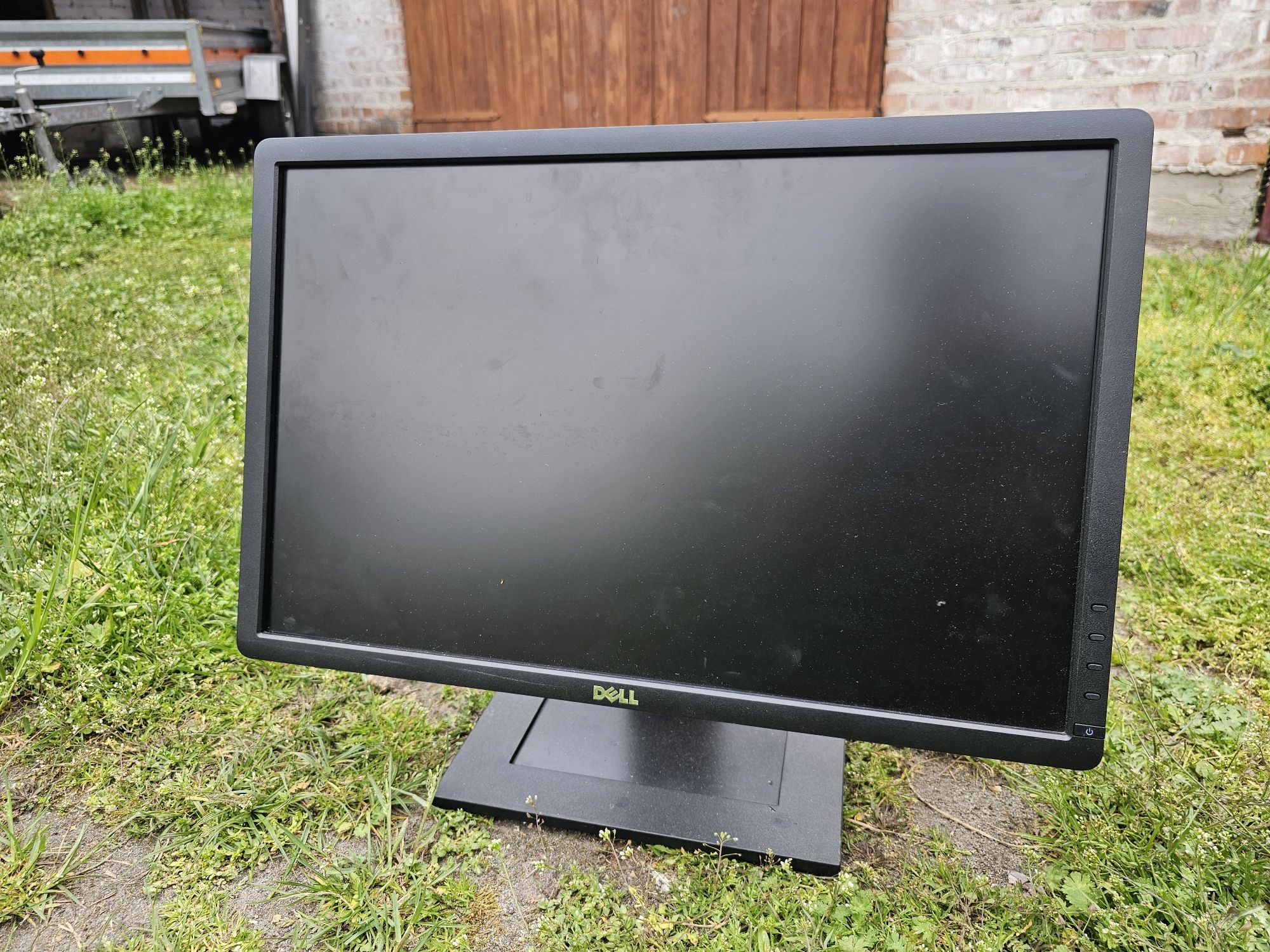 Monitor 22" Fujitsu b22w-6 1050p 16:10 USB DP VGA DVI Pivot Głośniki