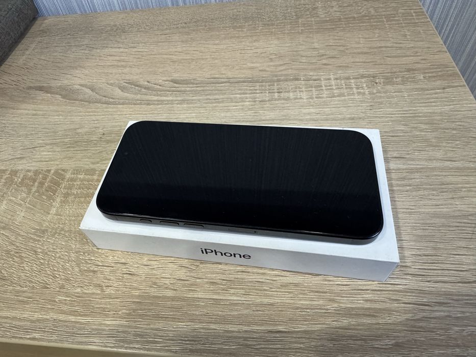 Продам Iphone 16 Pro max Titanium black 256