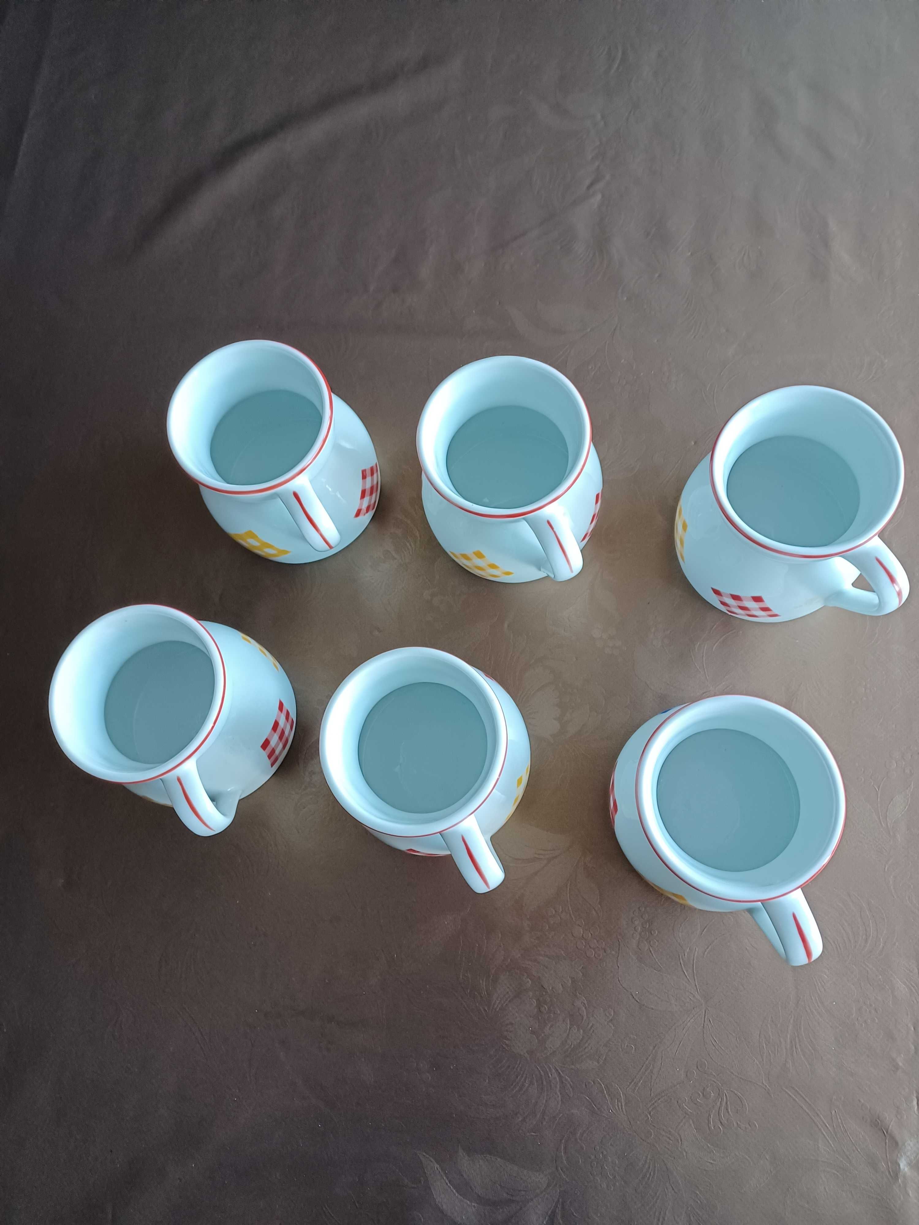 Chávenas para chá ou café com leite, com motivos coloridos