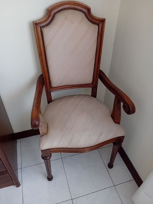 Cadeira antiga / clássica