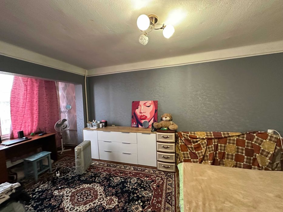 Срочно! Продам 1-к квартиру по ул. Энтузиастов 33 возле м.Левобережная