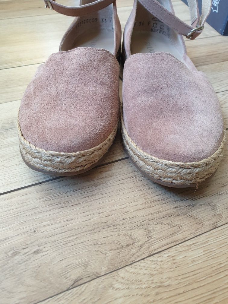 Espadryle z zapięciem na kostce Ryłko