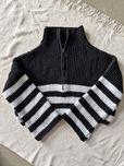 Sweter w paski pasiak z zamkiem