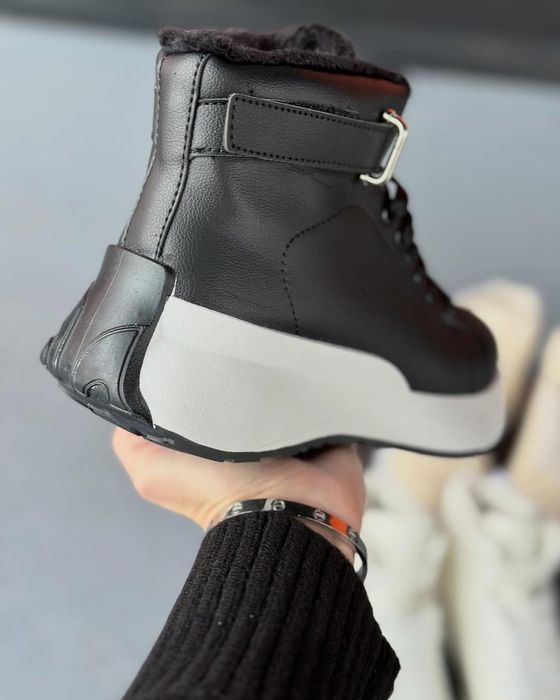 РОЗПРОДАЖ жіночі черевики на зиму утеплені хутром кросівки 35 - 39 р