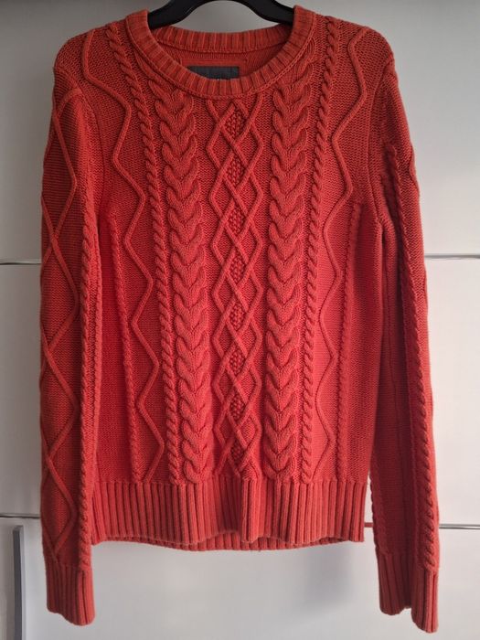 Ciepły damski sweter