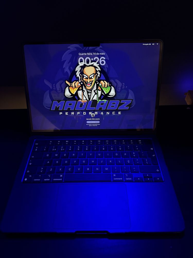 Macbook Air M2 2024