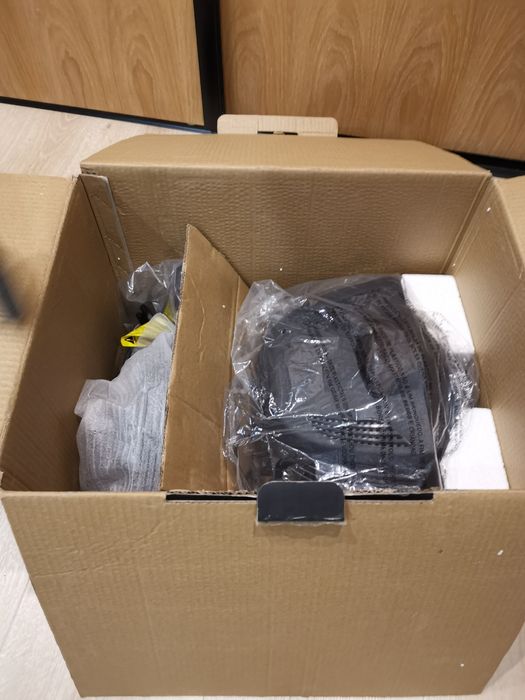 Thrustmaster TX leather edition kierownica Xbox, PC