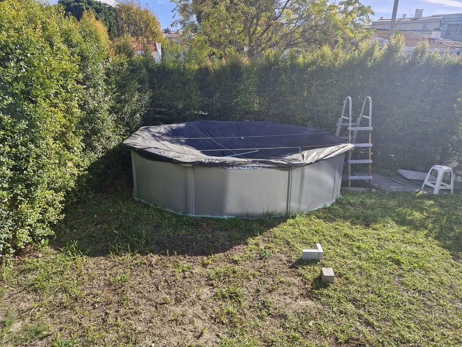 Suporte de Piscina  de aço com 3,60cm de diâmetro da Bestway.