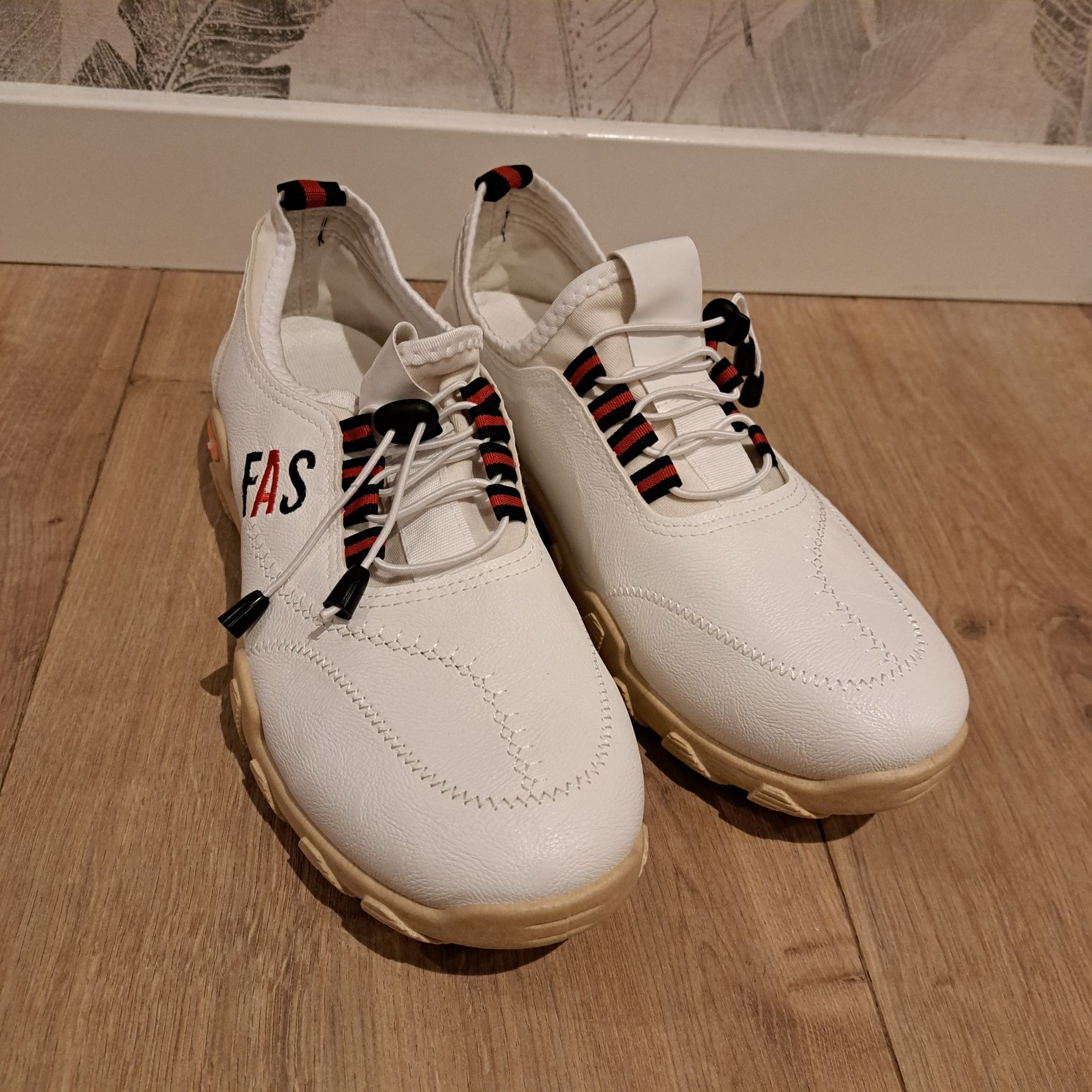 Nowe sneakersy męskie 44