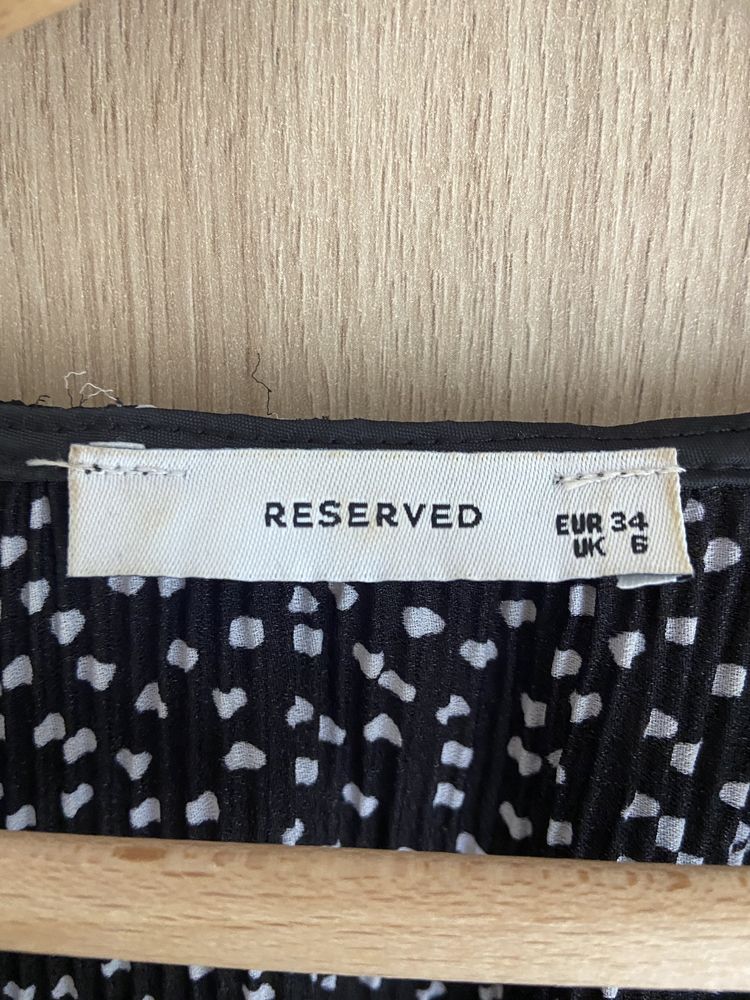 Wzorzysta sukienka Reserved