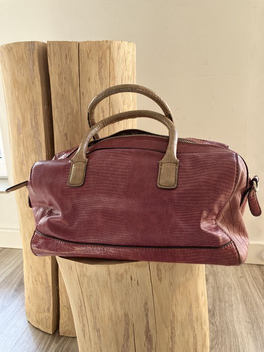 Oryginalna torebka marki Guess – odcienie różu/beżu