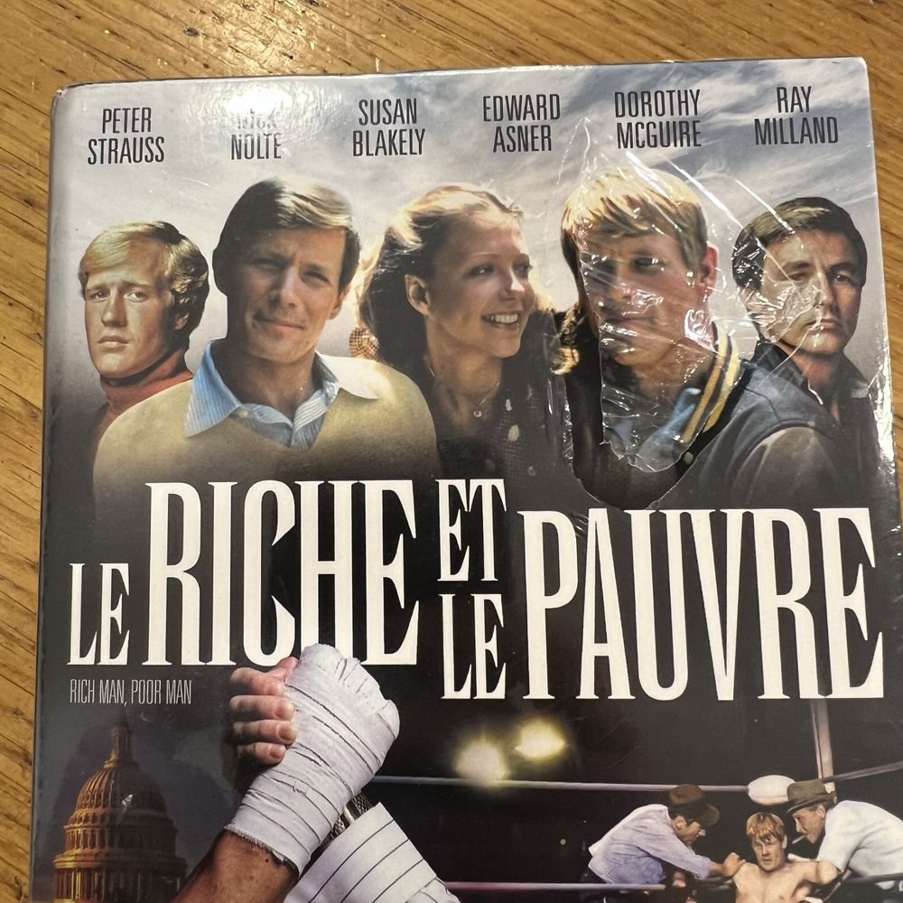 Blu-ray + Livro Le Riche et le pauvre - NOVO