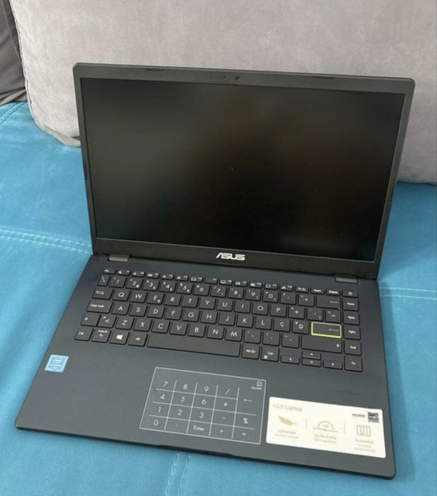 Asus Laptop  impecavel