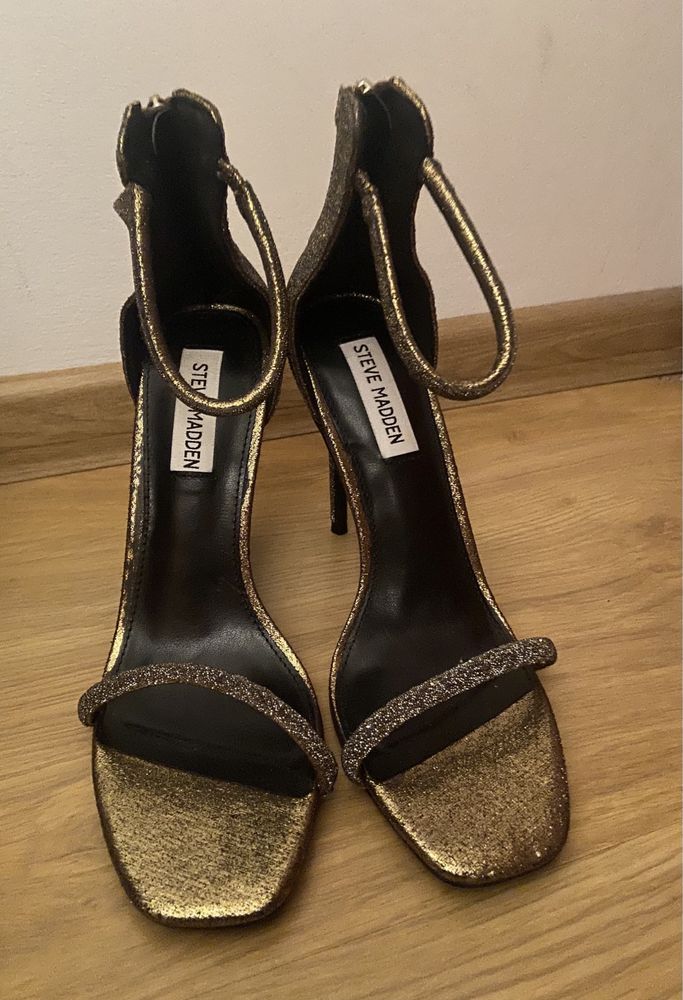 Sandały na szpilce złote Steve Madden r.38