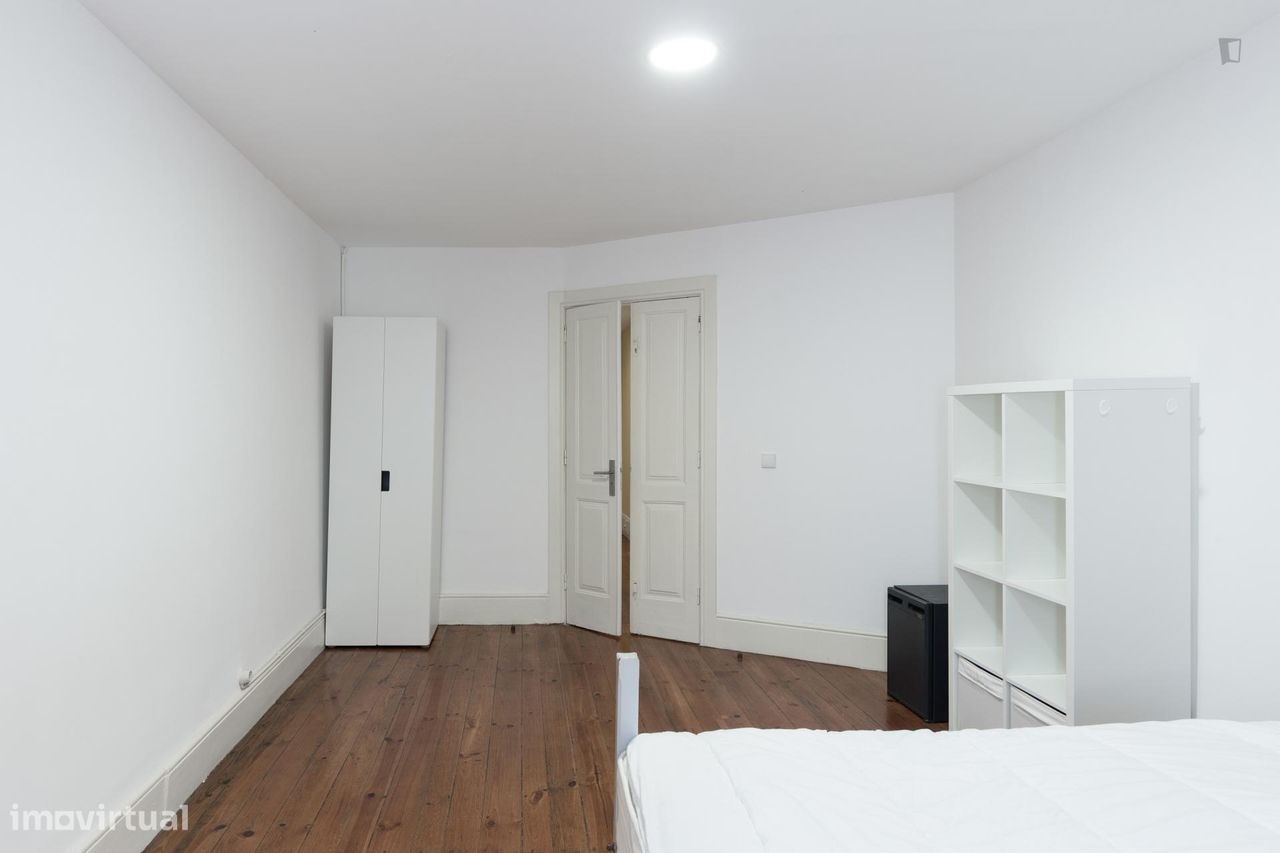 94128 - Quarto7 - com cama de solteiro em Bonfim