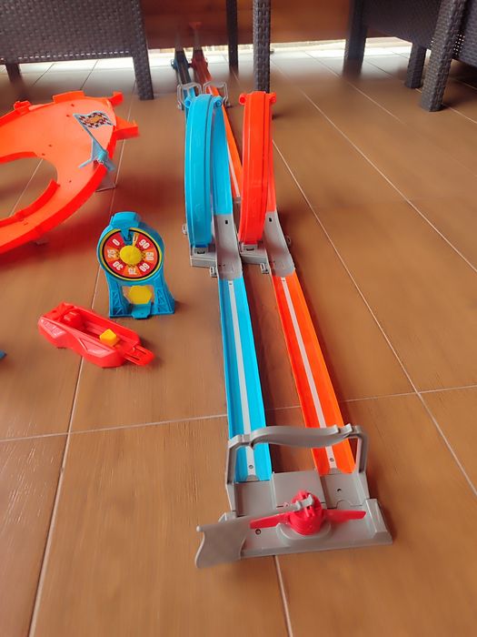 Треки Hot wheels