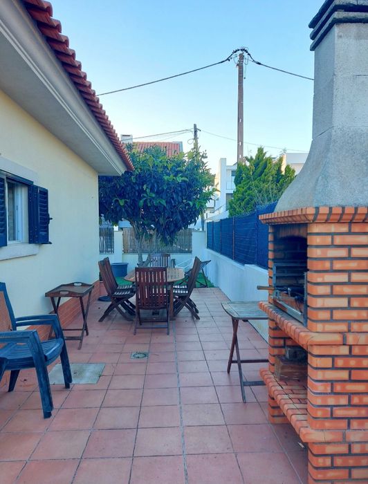 Moradia t2 em Charneca da Caparica para arrendar