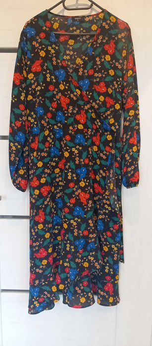 Sukienka w kwiaty 44 XXL
