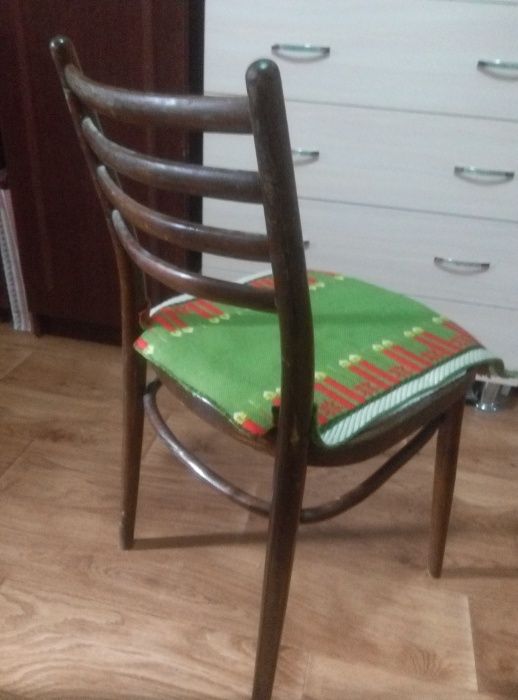 Тачка (тележка).Стул мягкий ,лак.