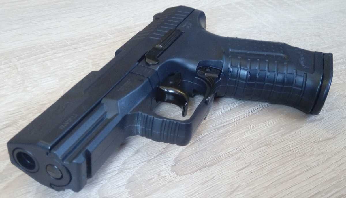 Детский пистолет Walther P99 Umarex на пульках, спринговый игрушечный