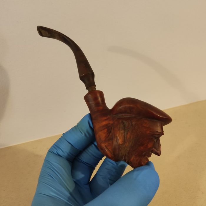 Cachimbo antigo, cabeça esculpida em madeira - coleção