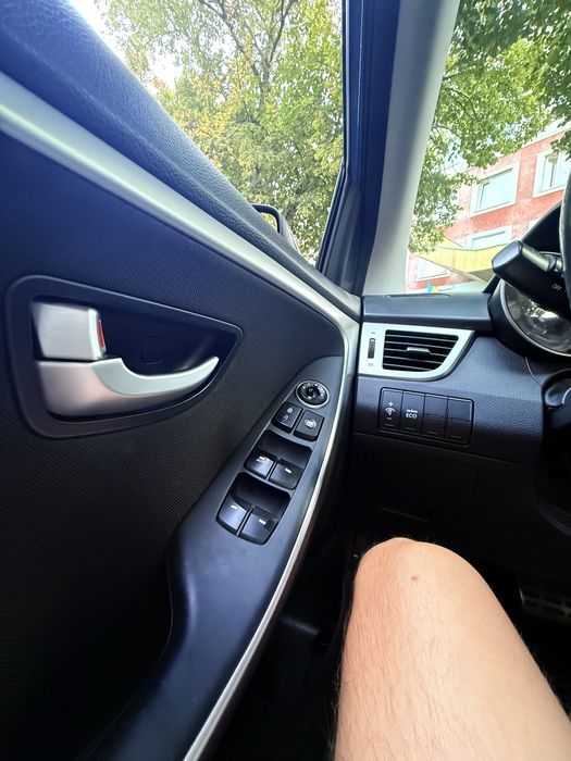 Hyundai Elantra GT 2.0 автомат