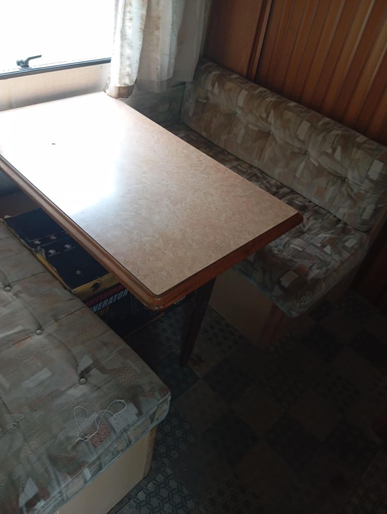 Vendo Caravana espaçosa  e barata