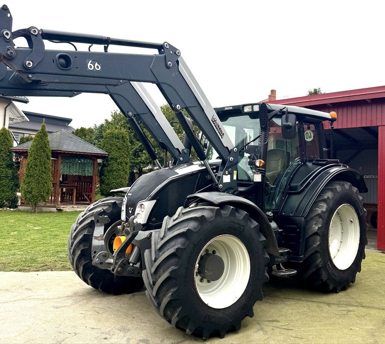 Valtra n143 z Ładowaczem Q66