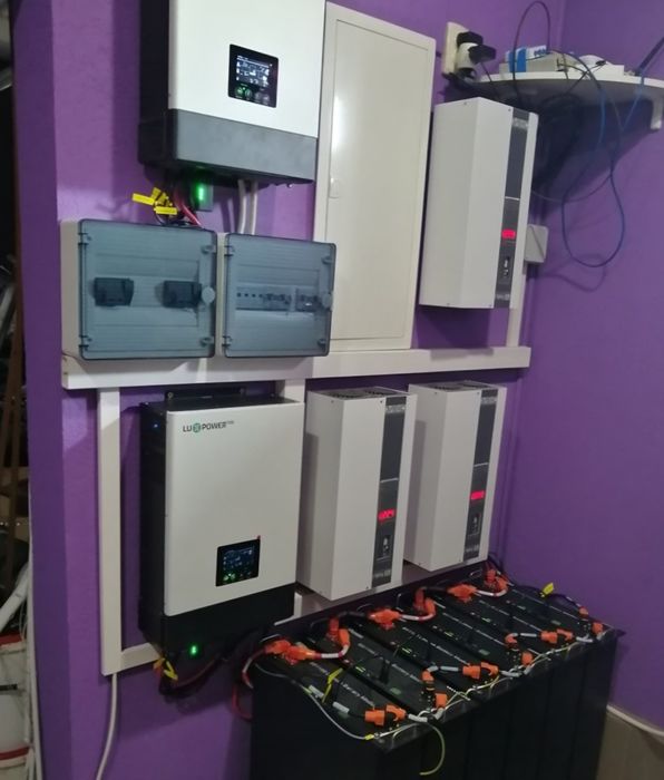 Установка  гибридных инверторов и сборка аккамуляторов ремонт.