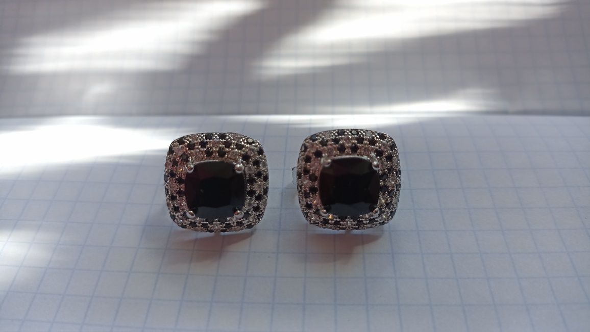 Серьги,кульчики с черным камнем,925 проба