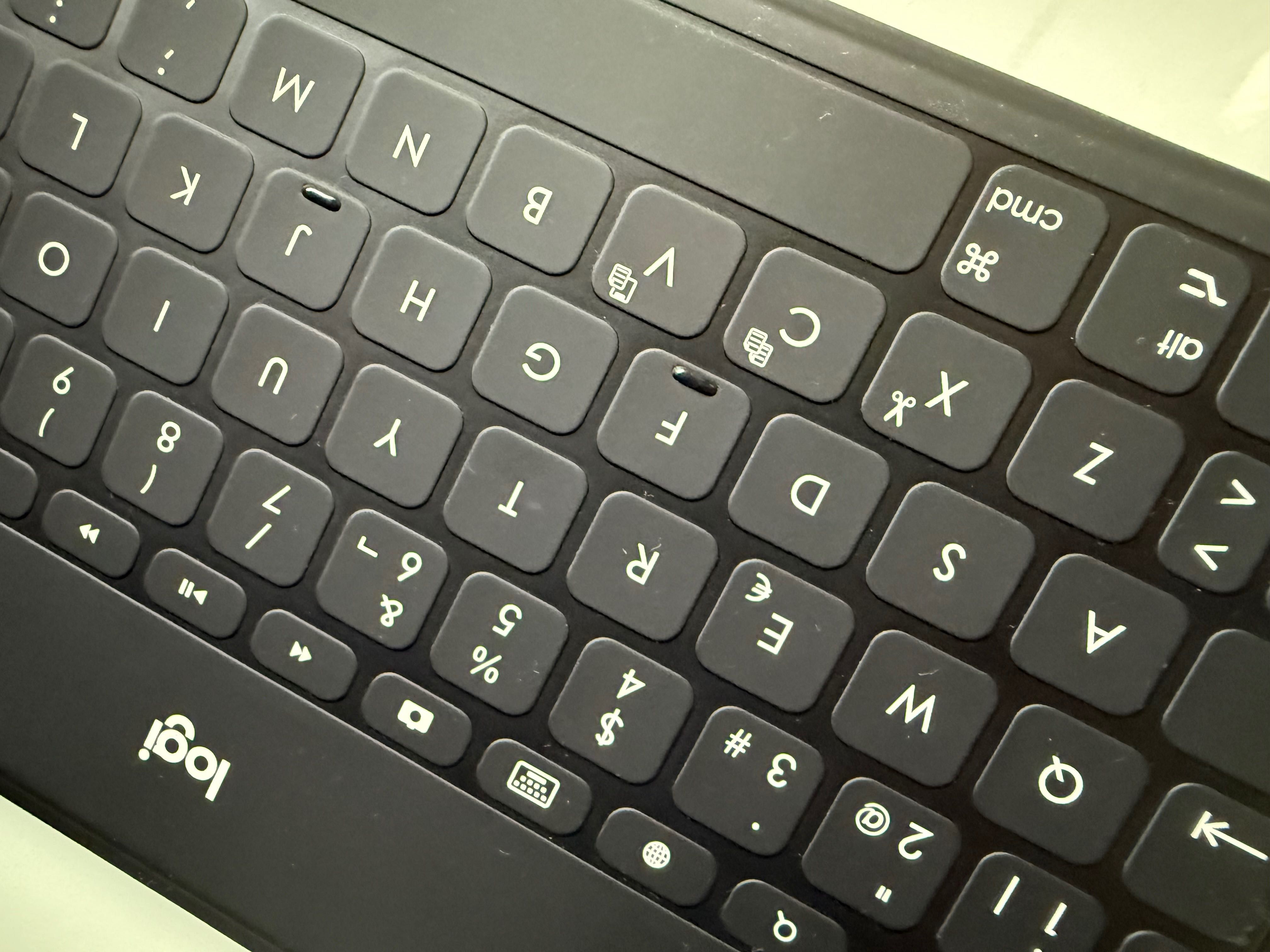 Teclado tablet Logitech Keys to Go Black