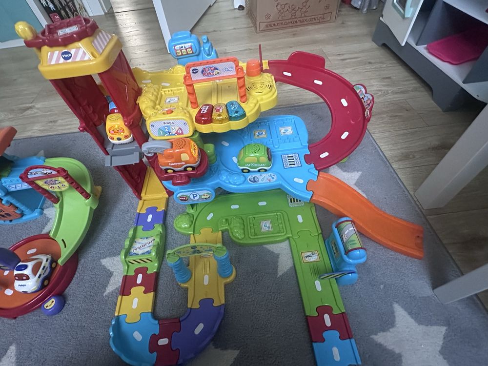Garaż vtech , policja