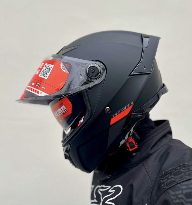 Мото шолом MT helmets thunder 4 sv matt Black іспанський шлем чорний