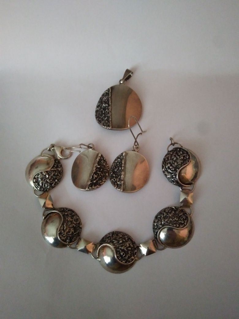 Zestaw srebrnej biżuterii bransoletka kolczyki wisiorek srebro