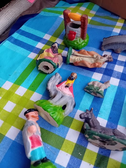 Conjunto de Figuras de Presépio Diversas